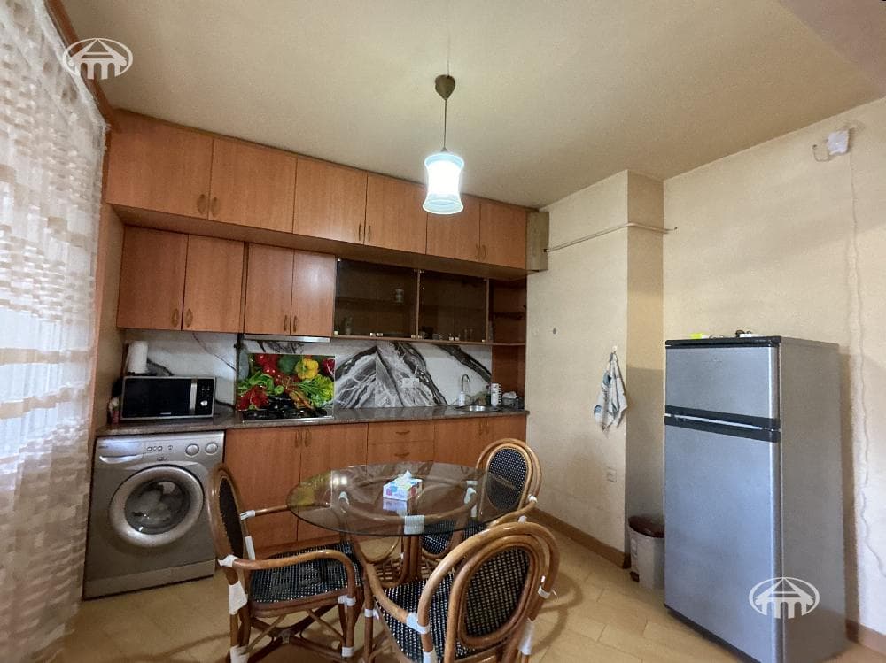 Apartment · 1 rooms · 39 m² · Kentron