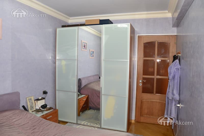 Квартира · 3 комн. · 90 м² · Арабкир