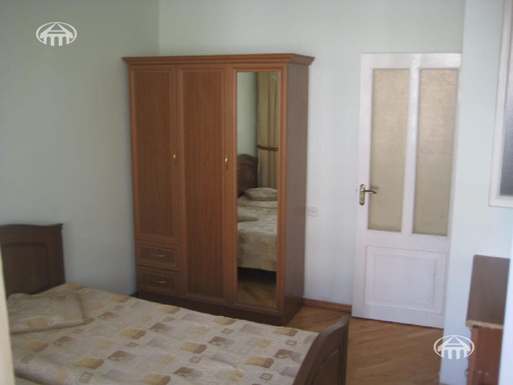 Apartment · 4 rooms · 107 m² · Kentron