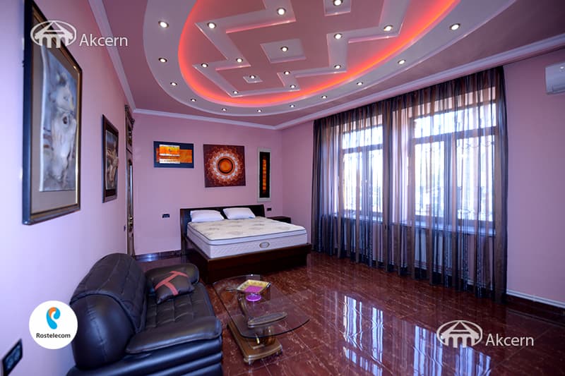 Квартира · 4 комн. · 180 м² · Кентрон