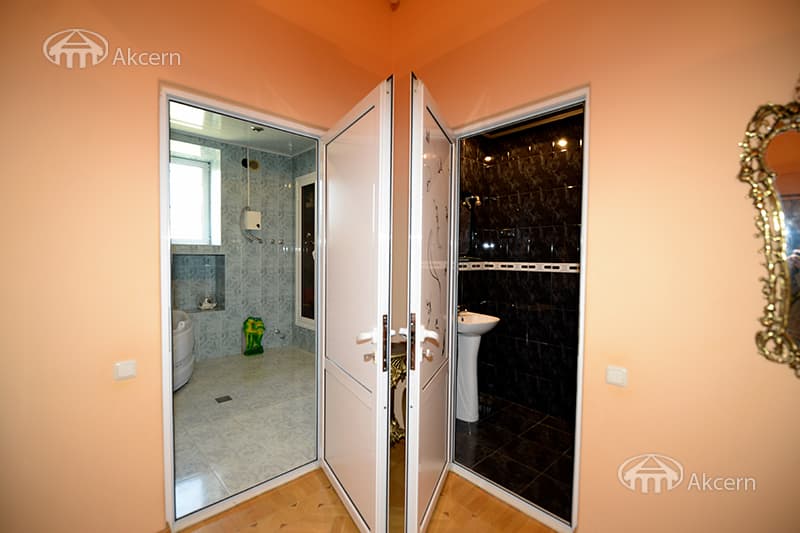 Квартира · 3 комн. · 127 м² · Кентрон