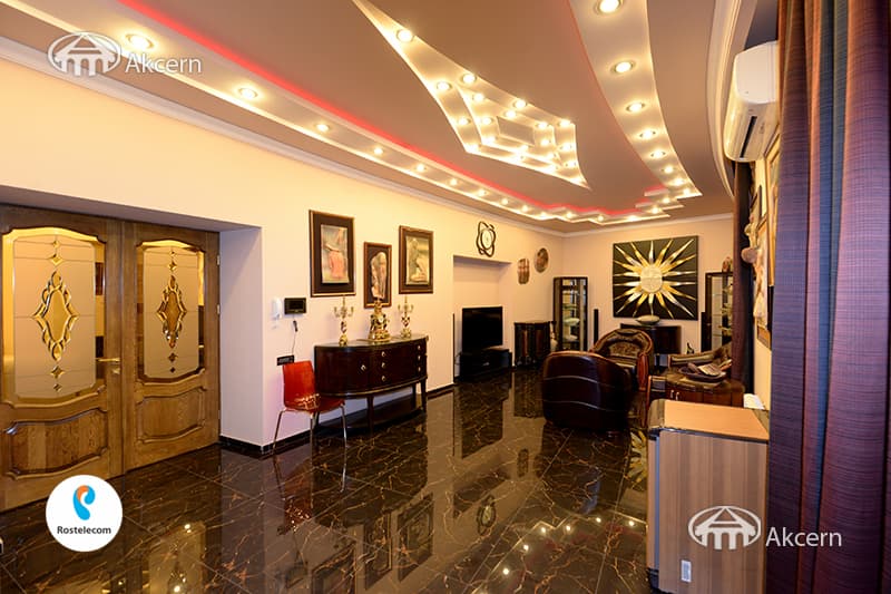 Квартира · 4 комн. · 180 м² · Кентрон
