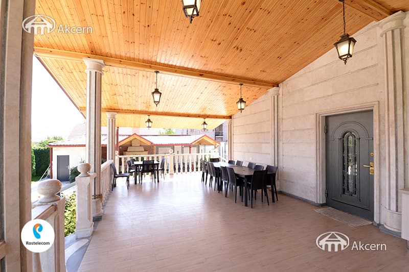 Mansion · 7 rooms · 729 m² · v. Arinj