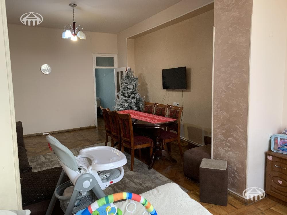 Квартира · 3 комн. · 80 м² · Кентрон
