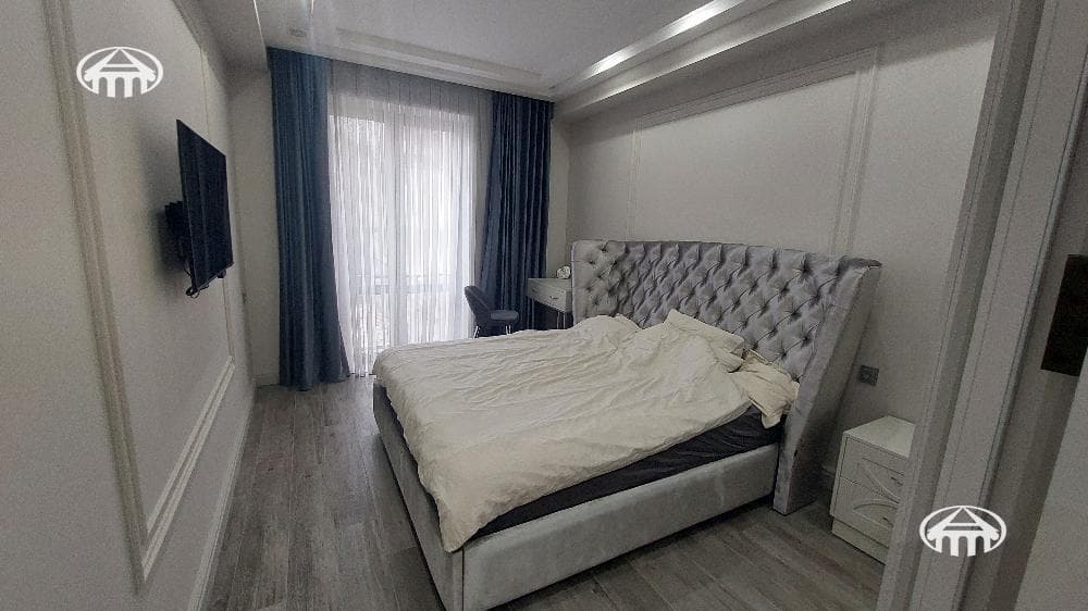Таунхаус · 4 комн. · 300 м² · Аван