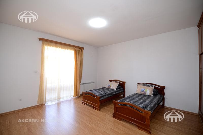 Квартира · 3 комн. · 165 м² · Арабкир
