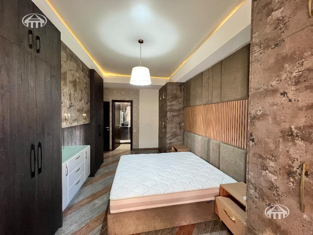 Квартира · 3 комн. · 108 м² · Кентрон