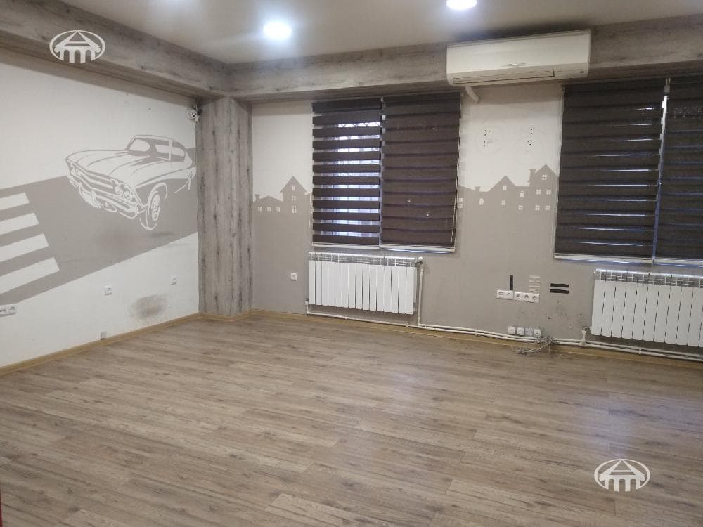 Office · 240 m² · Kentron