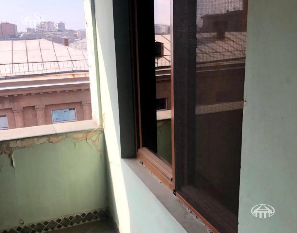 Apartment · 6 rooms · 213 m² · Kentron