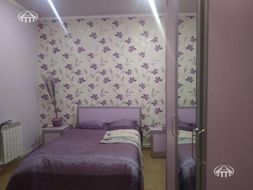 House · 5 rooms · 204 m² · Kentron
