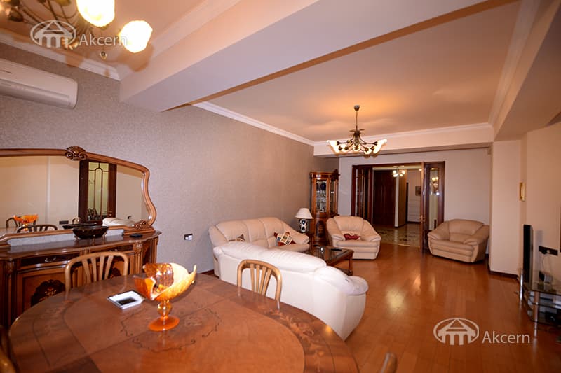 Квартира · 4 комн. · 186 м² · Кентрон