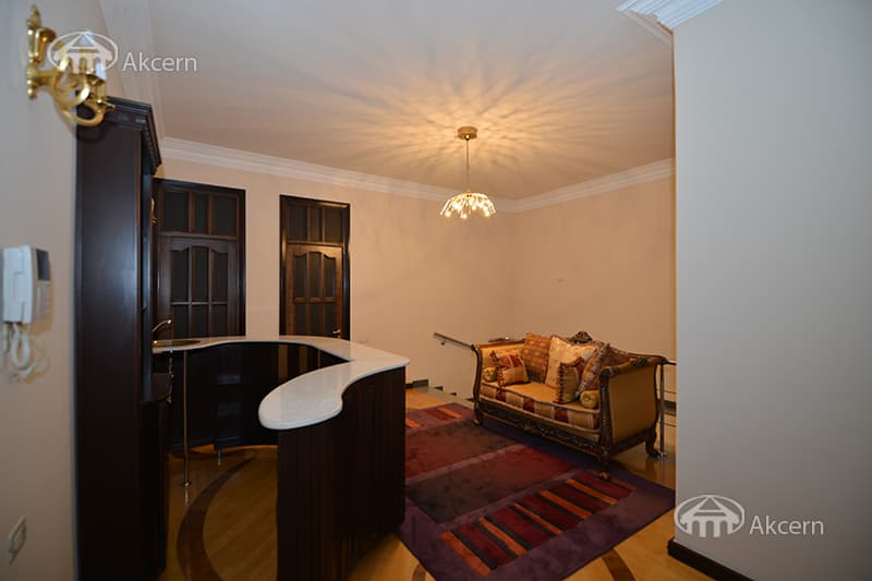 Дом · 7 комн. · 400 м² · Арабкир