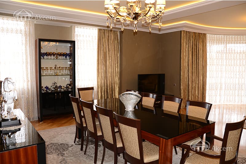 Квартира · 4 комн. · 276 м² · Арабкир