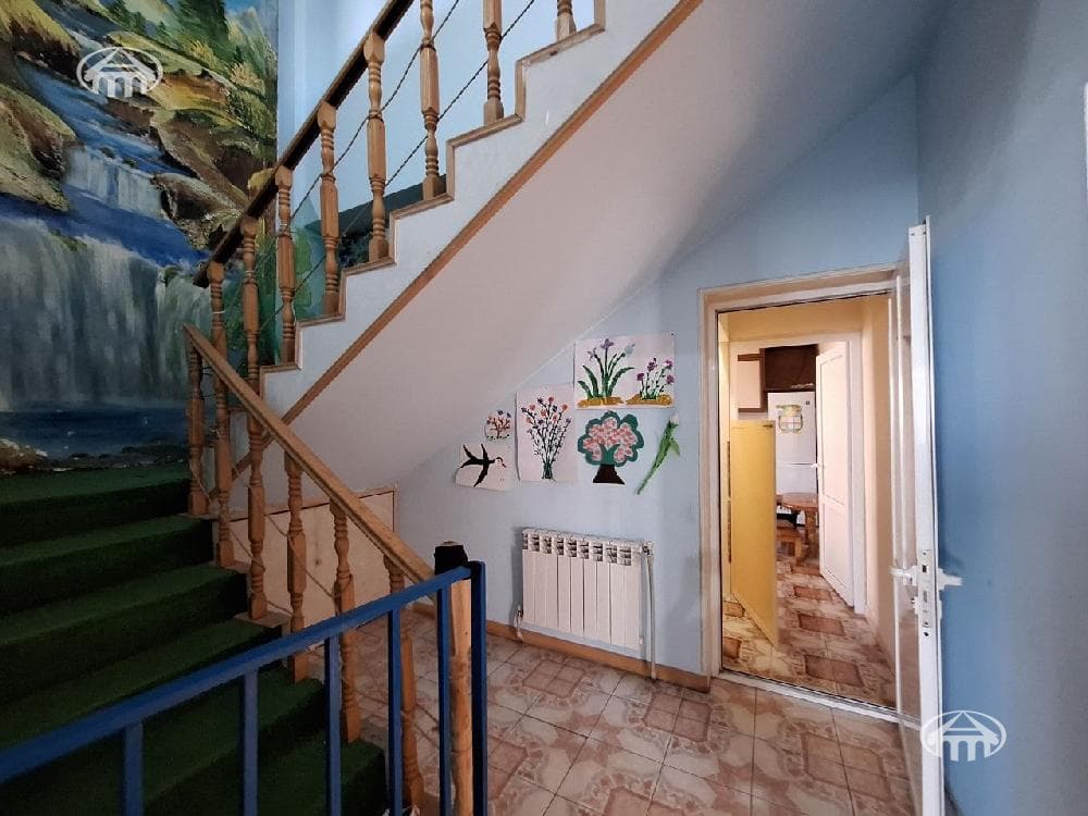 Commercial property · 440 m² · Jrvej