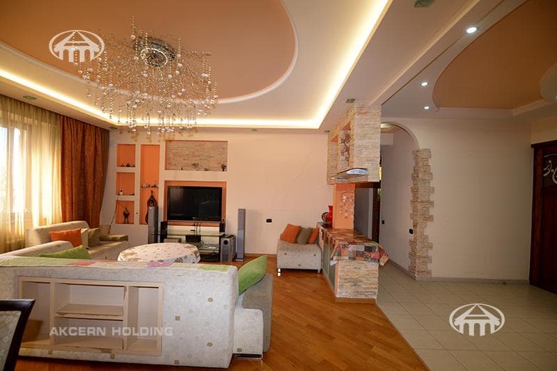 Квартира · 4 комн. · 160 м² · Кентрон