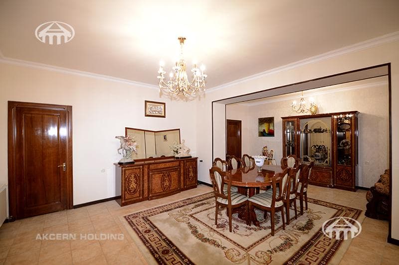 Квартира · 4 комн. · 177 м² · Кентрон
