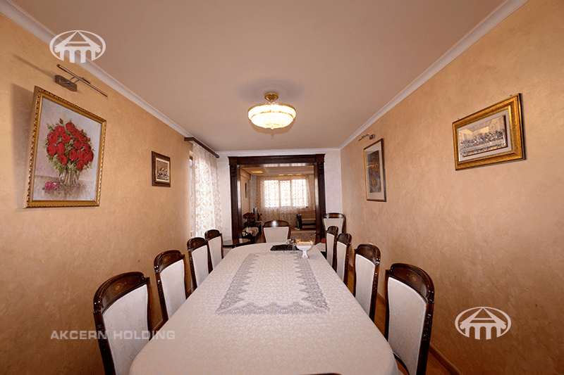 Apartment · 5 rooms · 210 m² · Kentron