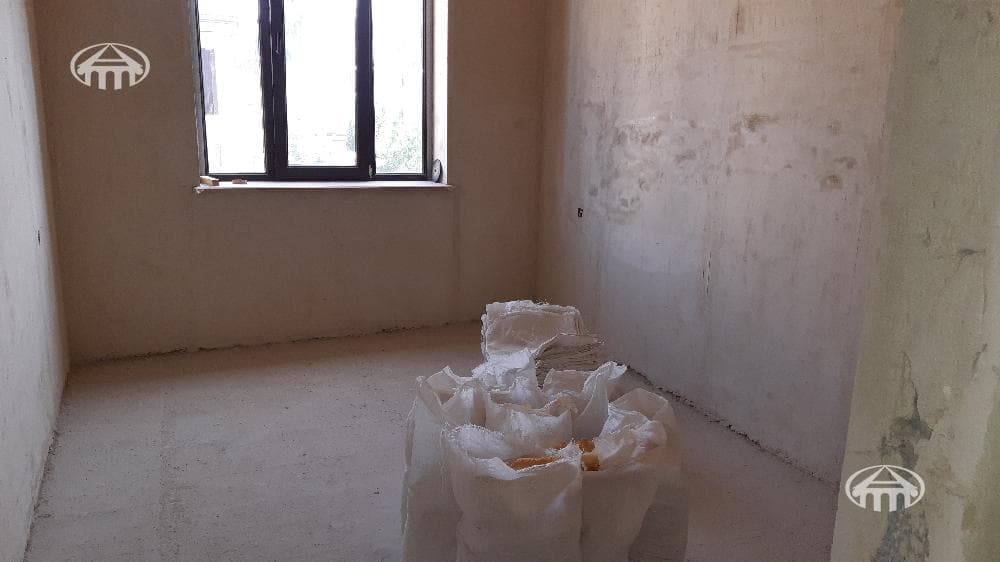 Mansion · 6 rooms · 244.5 m² · v. Arinj