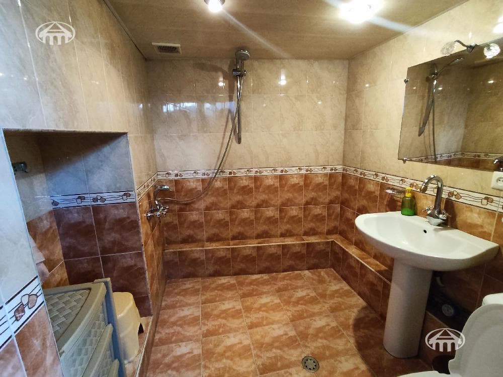 House · 108 m² · Kentron