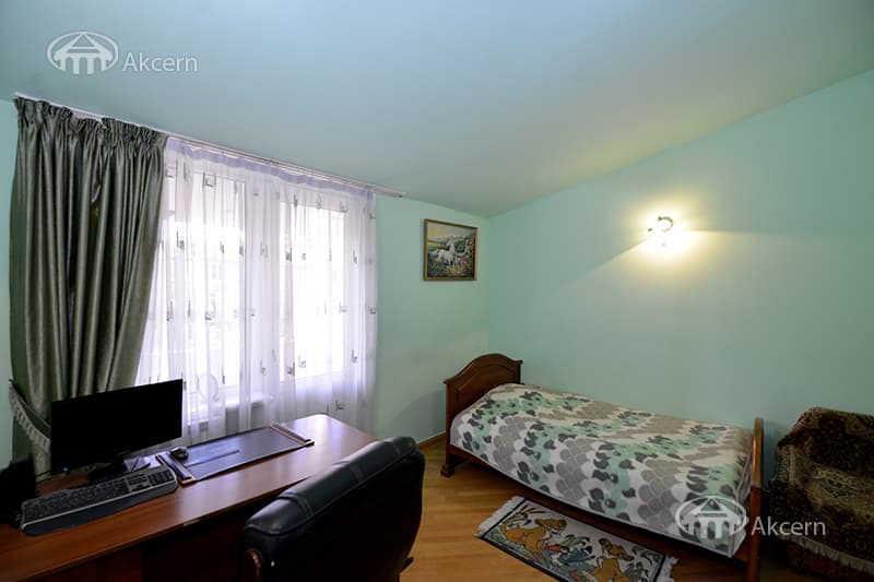 Apartment · 6 rooms · 234 m² · Arabkir