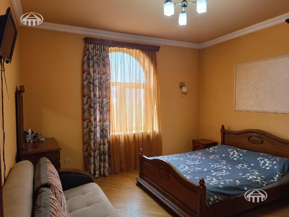 Mansion · 5 rooms · 334 m² · Erebuni — photo 9 / 18