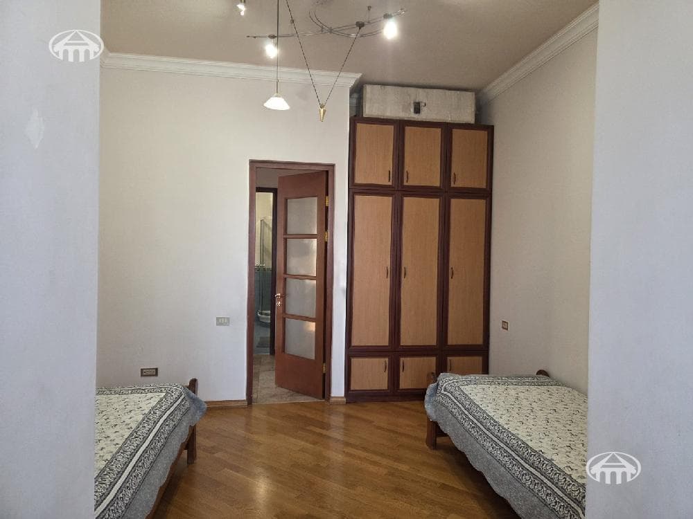 Квартира · 4 комн. · 122 м² · Кентрон