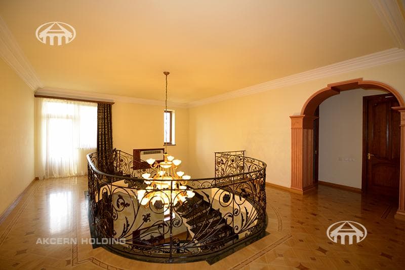 Особняк · 6 комн. · 586 м² · Норк-Мараш