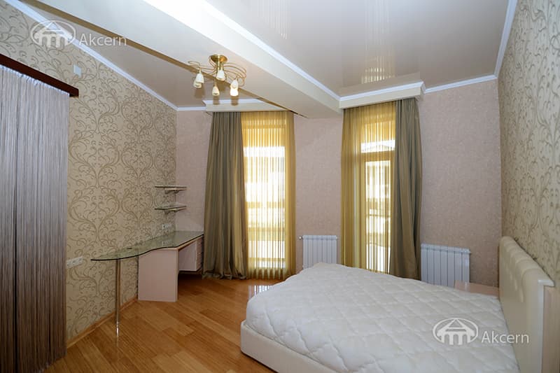Квартира · 4 комн. · 133 м² · Арабкир