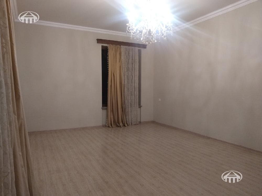 Квартира · 4 комн. · 184 м² · Кентрон