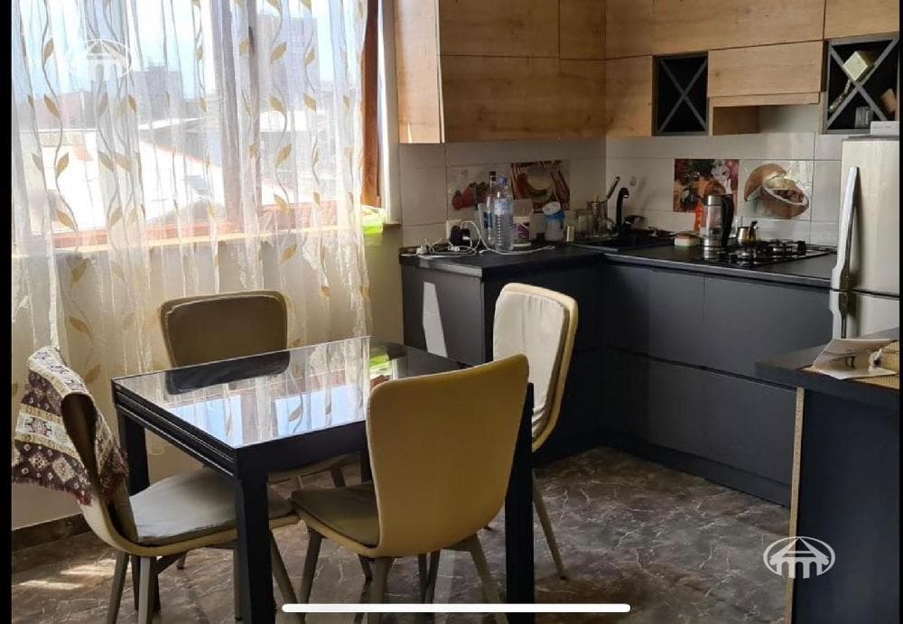 Apartment · 2 rooms · 68 m² · Kentron
