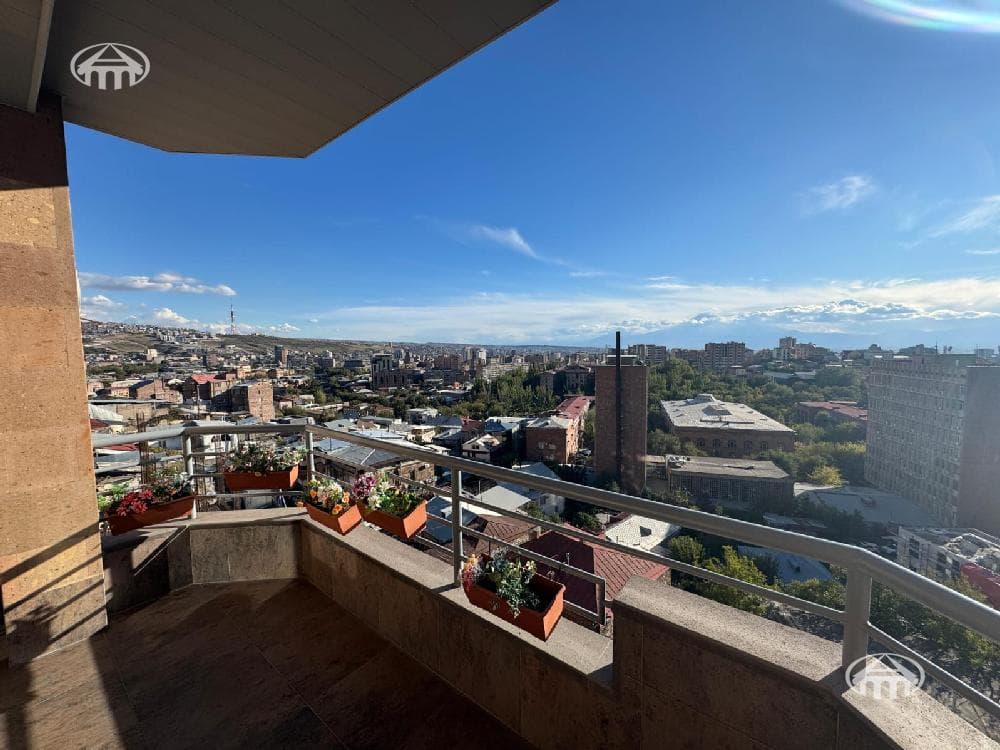 Apartment · 4 rooms · 166 m² · Kentron