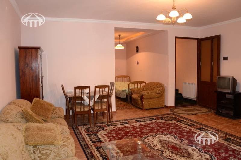 House · 3 rooms · 170 m² · Arabkir