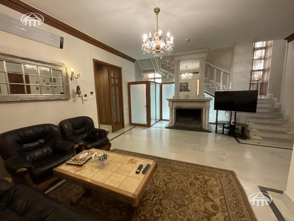 Mansion · 7 rooms · 700 m² · Arabkir