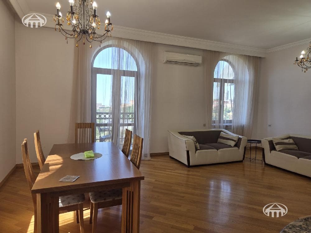 Квартира · 4 комн. · 122 м² · Кентрон