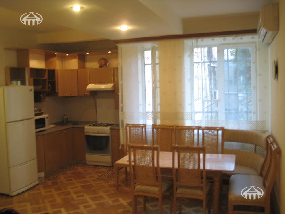 Apartment · 4 rooms · 107 m² · Kentron