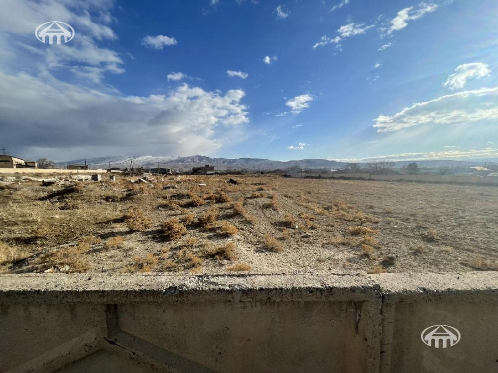 Land · 31,480 m² · Vedi