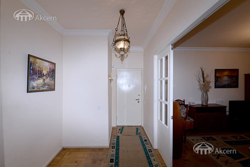 Квартира · 2 комн. · 70 м² · Кентрон