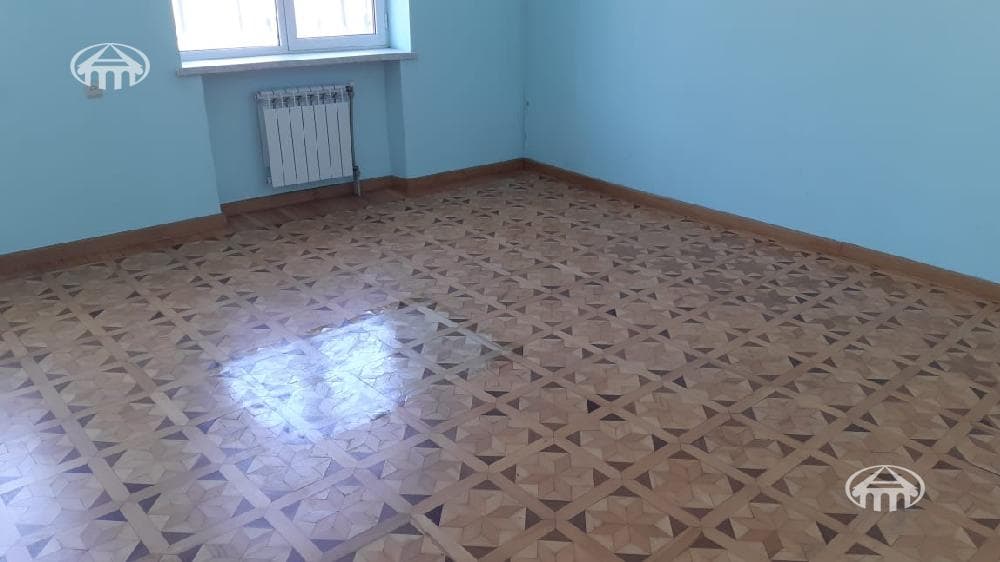 Дом · 5 комн. · 301 м² · Кентрон