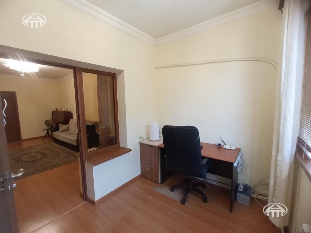 Բնակարան · 3 սեն. · 81 մ² · Կենտրոն