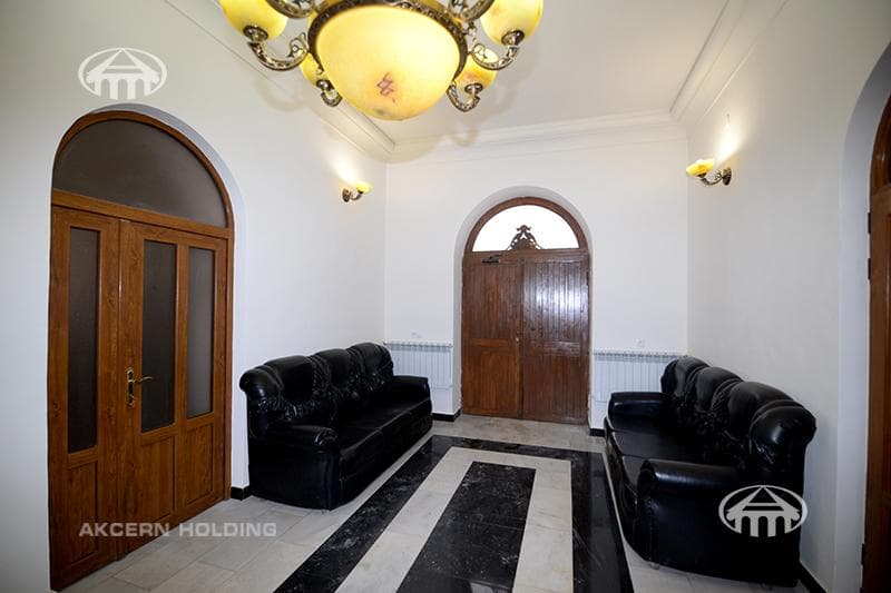 Առանձնատուն · 9 սեն. · 584 մ² · Արաբկիր