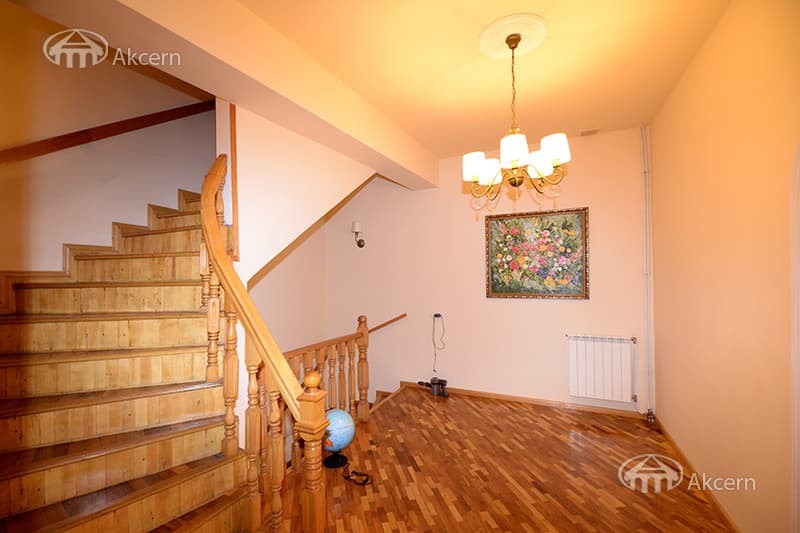 House · 5 rooms · 259 m² · Arabkir — photo 21 / 46