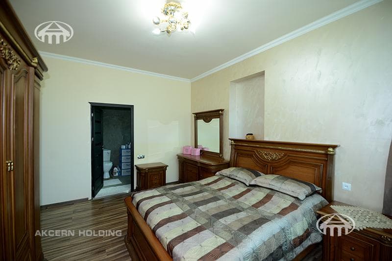 Особняк · 4 комн. · 261 м² · Давташен