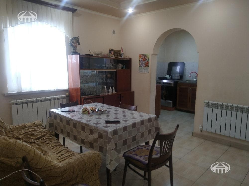 House · 3 rooms · 90 m² · Arabkir