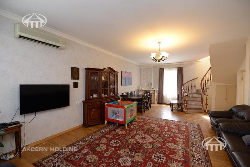 Mansion · 5 rooms · 209 m² · Kentron