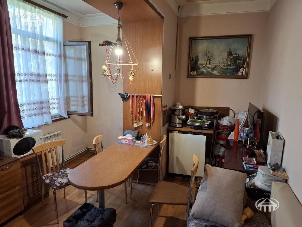 Apartment · 6 rooms · 191 m² · Kentron