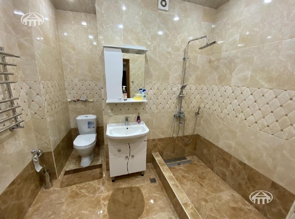 Բնակարան · 3 սեն. · 68 մ² · Կենտրոն