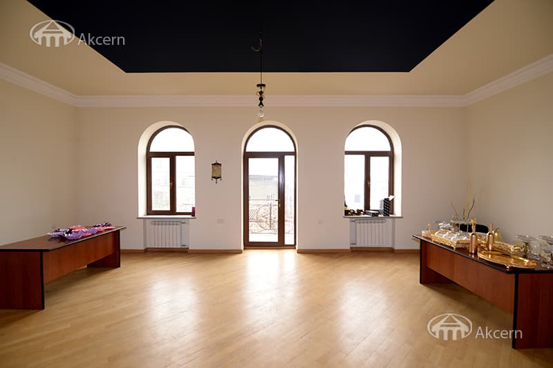 Office · 347 m² · Kentron