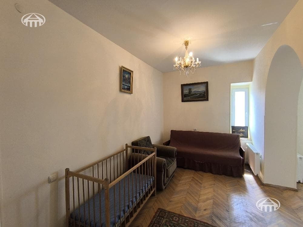 Mansion · 5 rooms · 375 m² · Ptgni