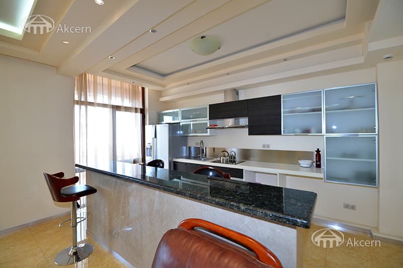 Квартира · 4 комн. · 160 м² · Кентрон