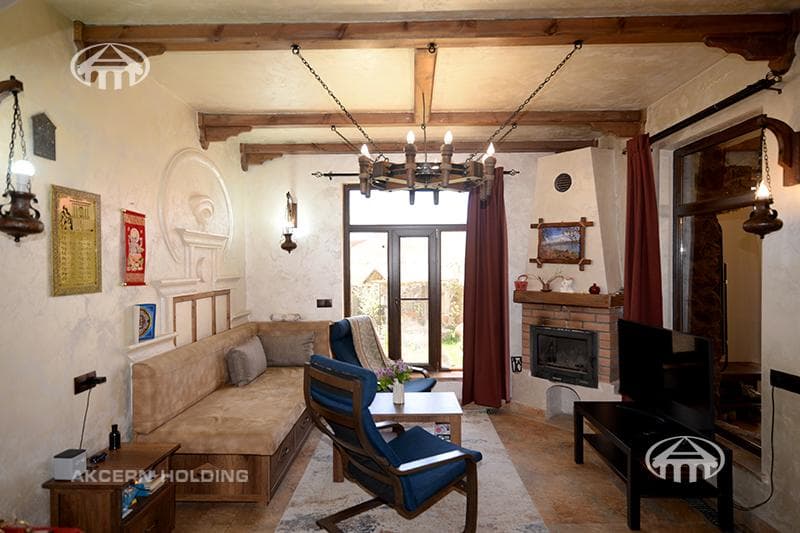 Mansion · 5 rooms · 210 m² · Garni